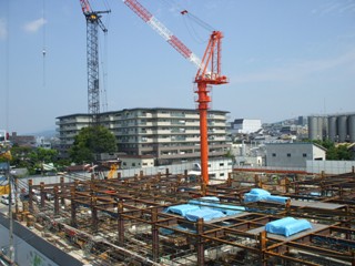 伏見区総合庁舎建築現場の9月中旬の様子の写真