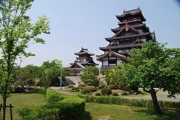 現在の伏見桃山城天守閣