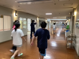 廊下歩き