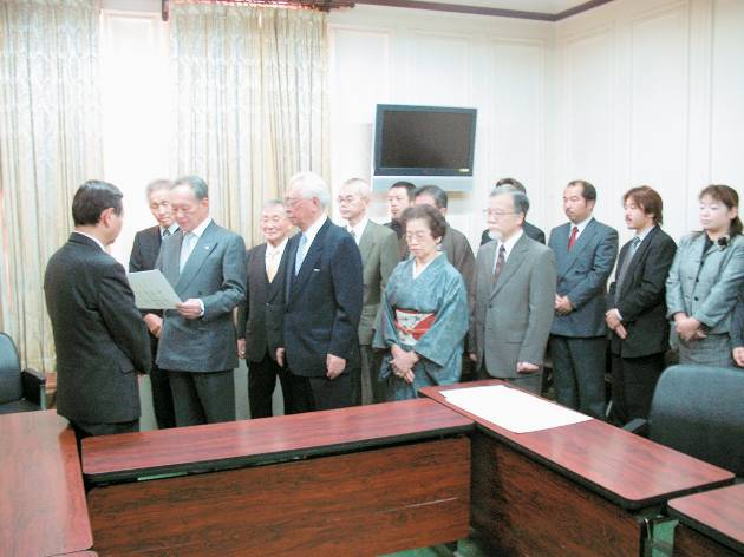 市教育委員会へ新校名を要望