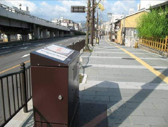 陶板の散歩道