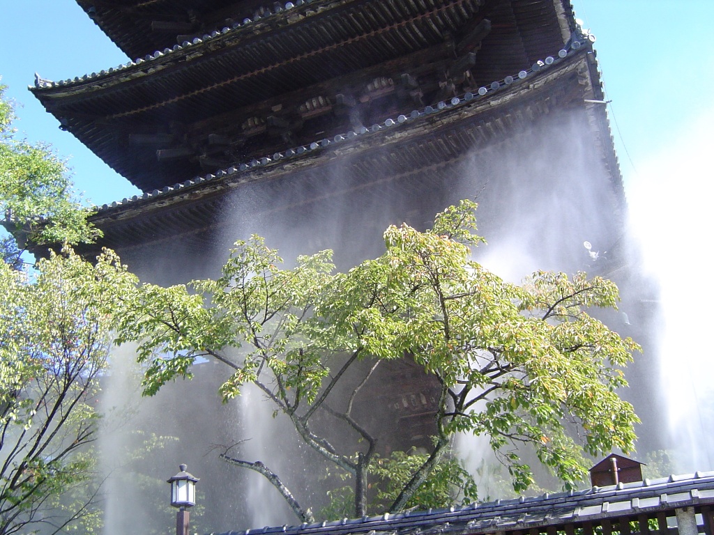 法観寺放水