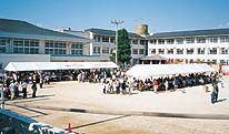 区民が集う「室町ふれあい広場」