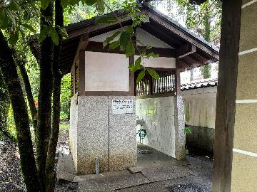 上御霊神社観光トイレ外観