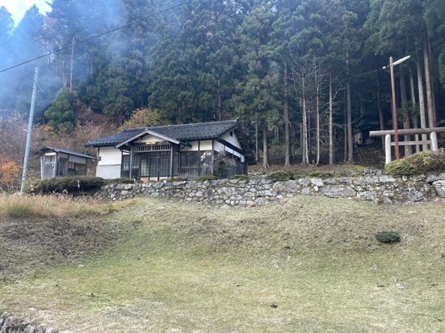 花脊原地中の町観光トイレ外観