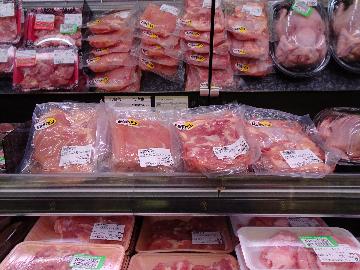容器包装の削減につながるノントレー商品の販売（鶏肉）