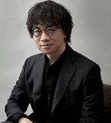 新海誠氏顔写真