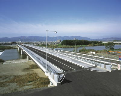完成写真（平成15年12月撮影）