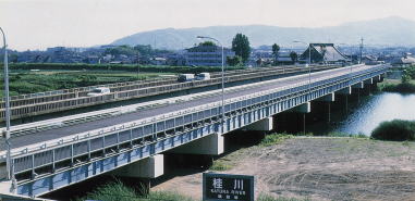 久我橋　仮橋の完成写真（平成11年6月完成）
