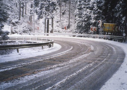 冬の栗尾峠（積雪の状況）