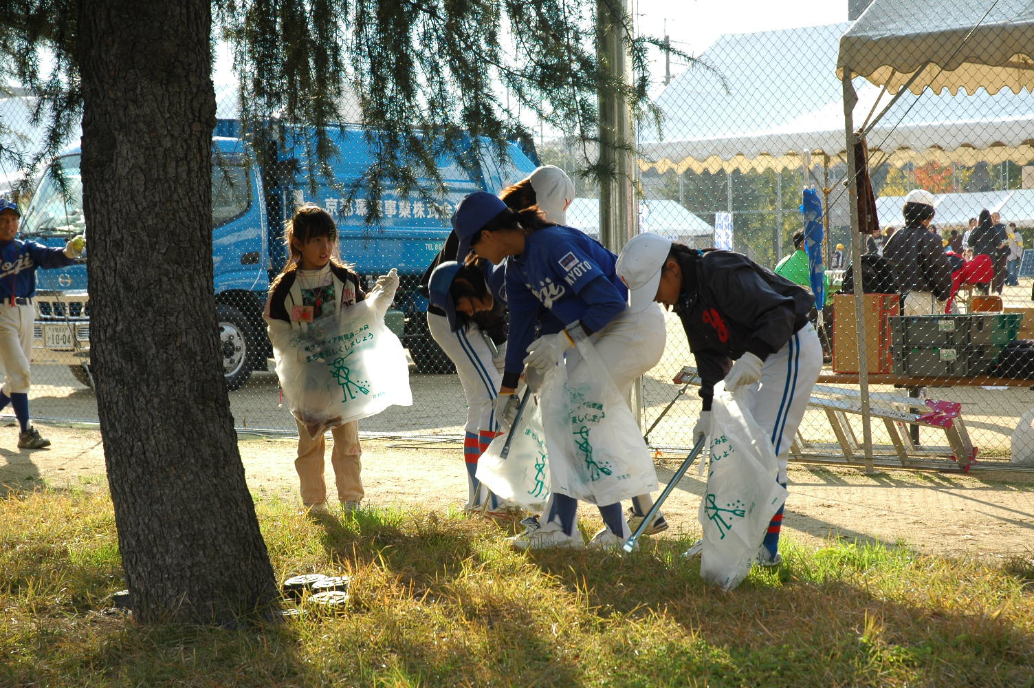 会場周辺の清掃活動