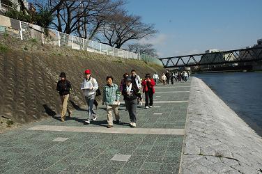 「健康づくり1万歩ウォーク」の様子