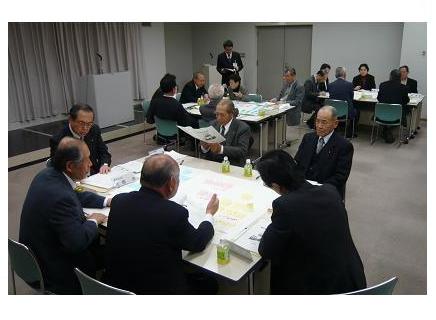 第3回策定委員会の様子