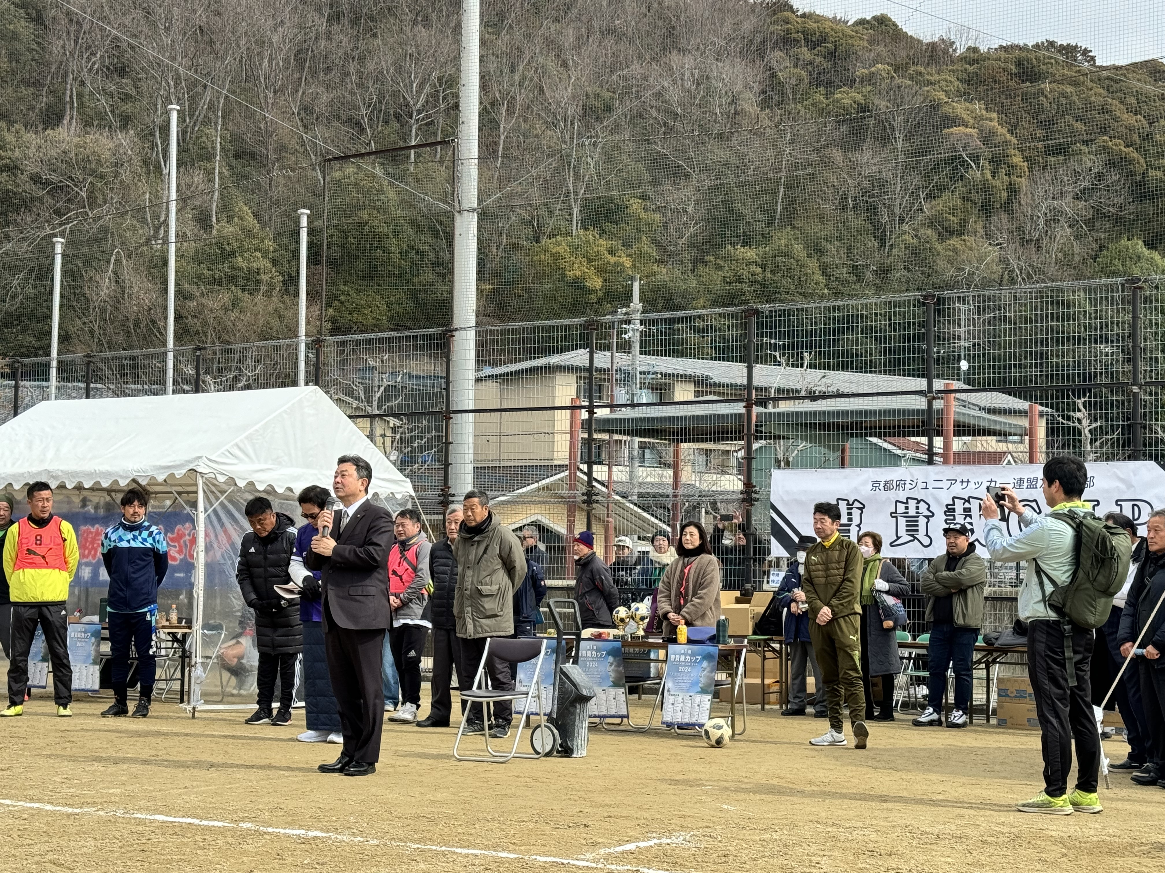 区長あいさつ中