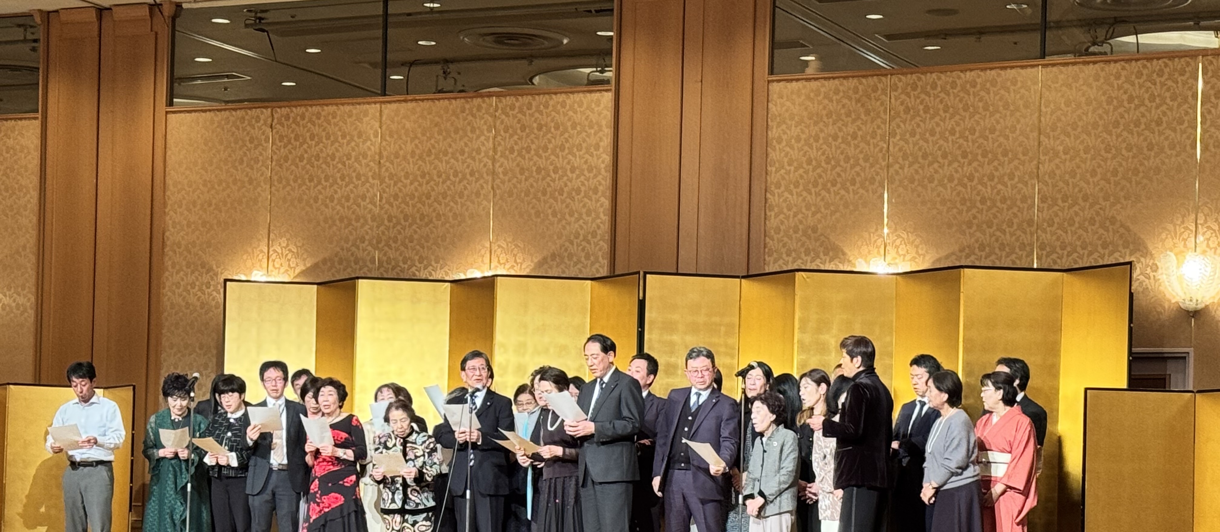 参加者で歌唱