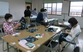 衣装づくりの様子