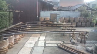 すぐき漬け作業の天秤押し