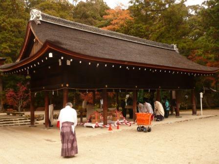 一同で神事に臨みます