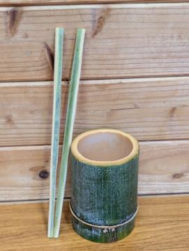 花背の竹を使った箸とつゆ入れ
