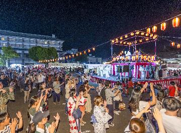 本願寺納涼盆踊りの様子