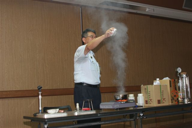 住宅用火災警報器の鳴動等の動作実験