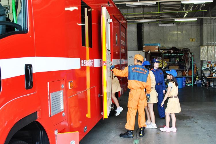 特殊消防車両見学