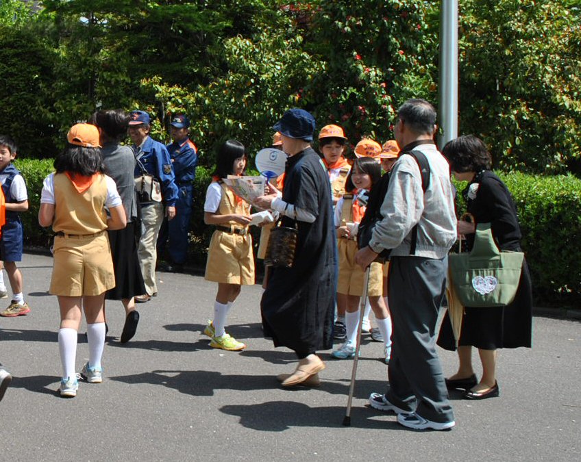 街頭広報2