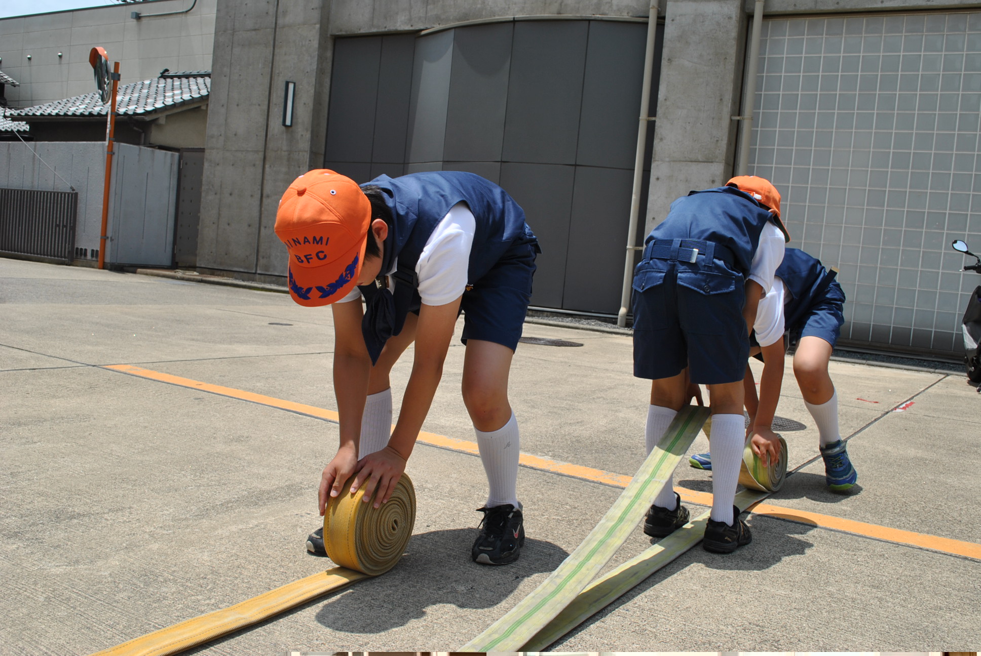 消防ホースの2重巻体験
