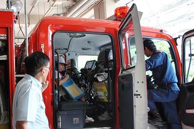 山階小学校町たんけんの様子