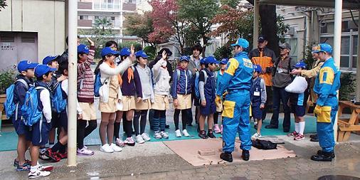 京都府警機動隊レスキュー車を見学