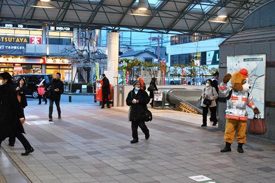 JR山科駅前での街頭広報