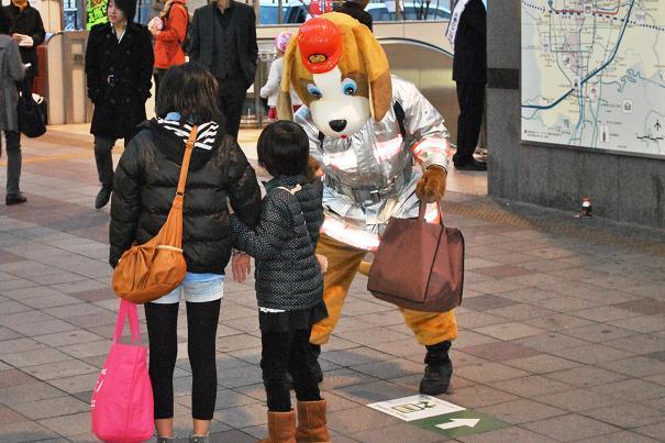 JR山科駅前での街頭広報