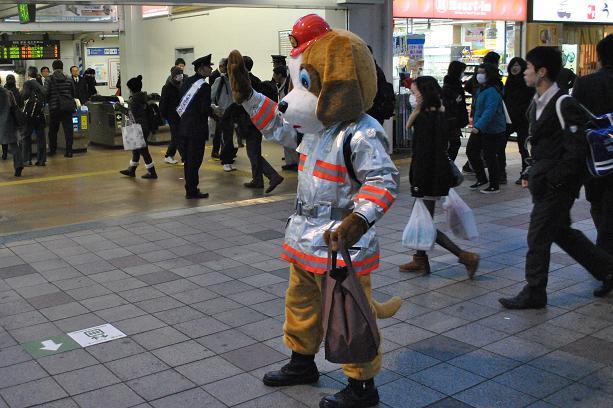 JR山科駅前での街頭広報