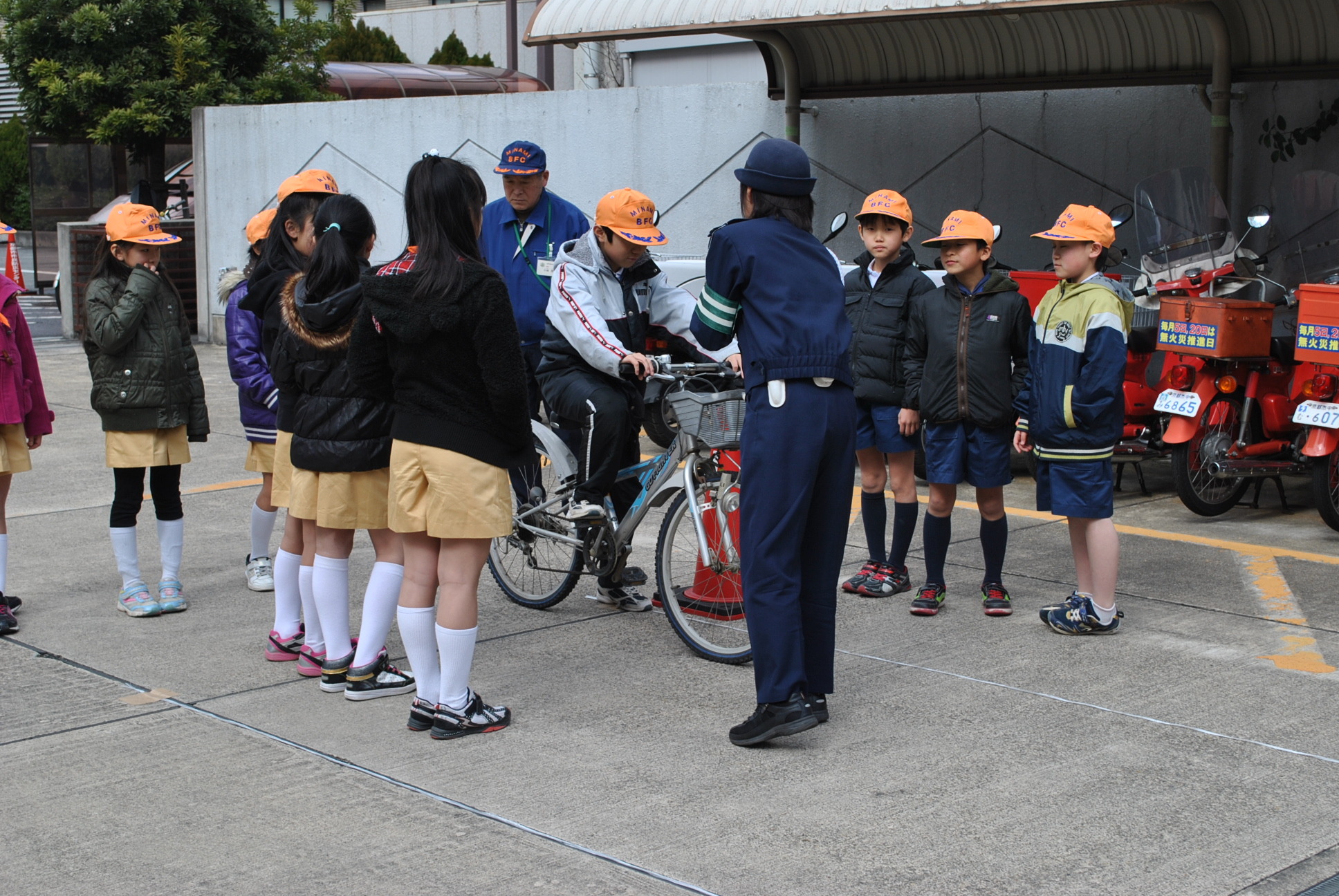 自転車の安全な乗り方の指導
