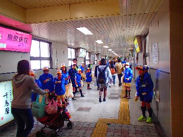 阪急桂駅での街頭広報