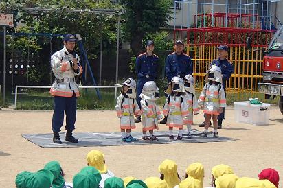 子ども消防士に変身