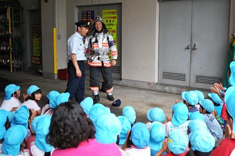 消防署見学陵ヶ岡保育園の皆さん