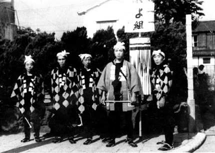 昭和34年当時のパレードに参加の消防団（吉田分団）