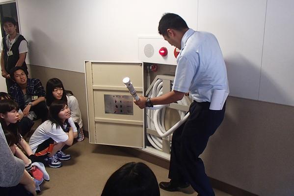 屋内消火栓設備取扱いコーナーの模様