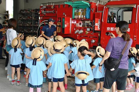 消防車を見学