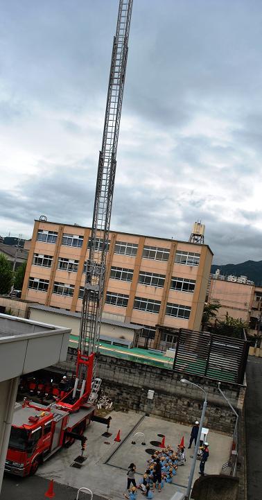 はしご車を見学