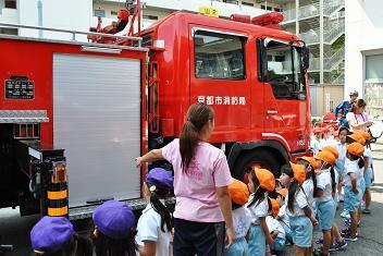 はしご自動車を近くでよく見よう