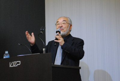 尾池学長画像
