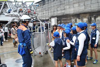 大型はしご自動車見学