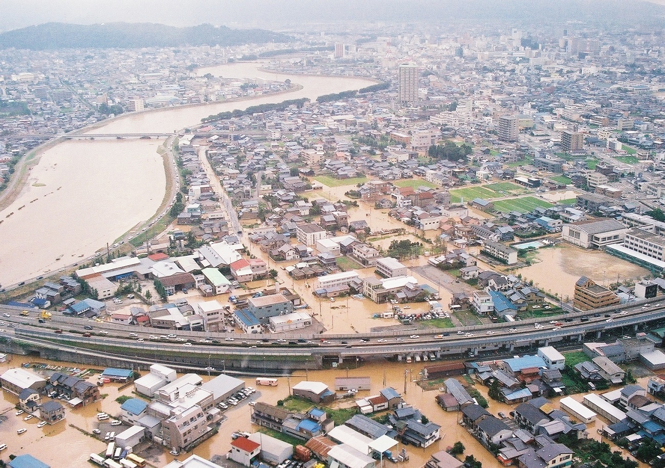 福井豪雨災害に緊急消防援助隊を派遣