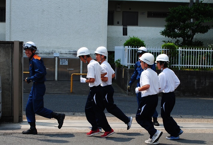 準備運動をしっかりします。