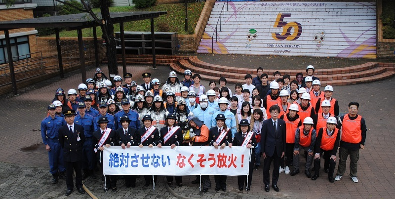 訓練後の集合写真の様子。