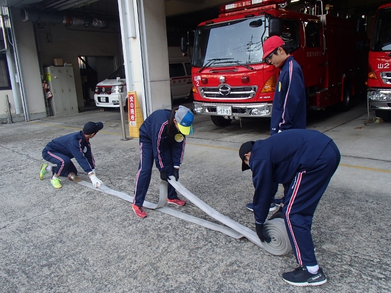 最後は自分たちでホースを巻きました。
