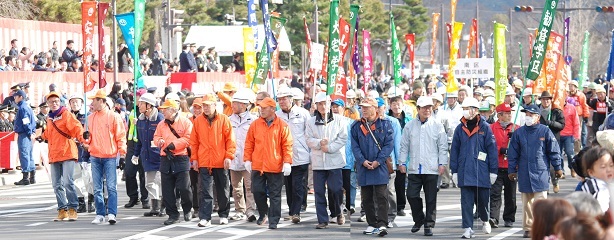 山科区自主防災会連絡会の行進の様子