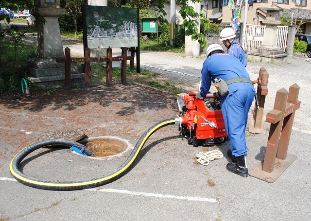 小型動力ポンプによる給水